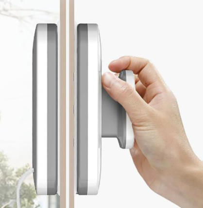 Magnetic Double Sided Wipe.